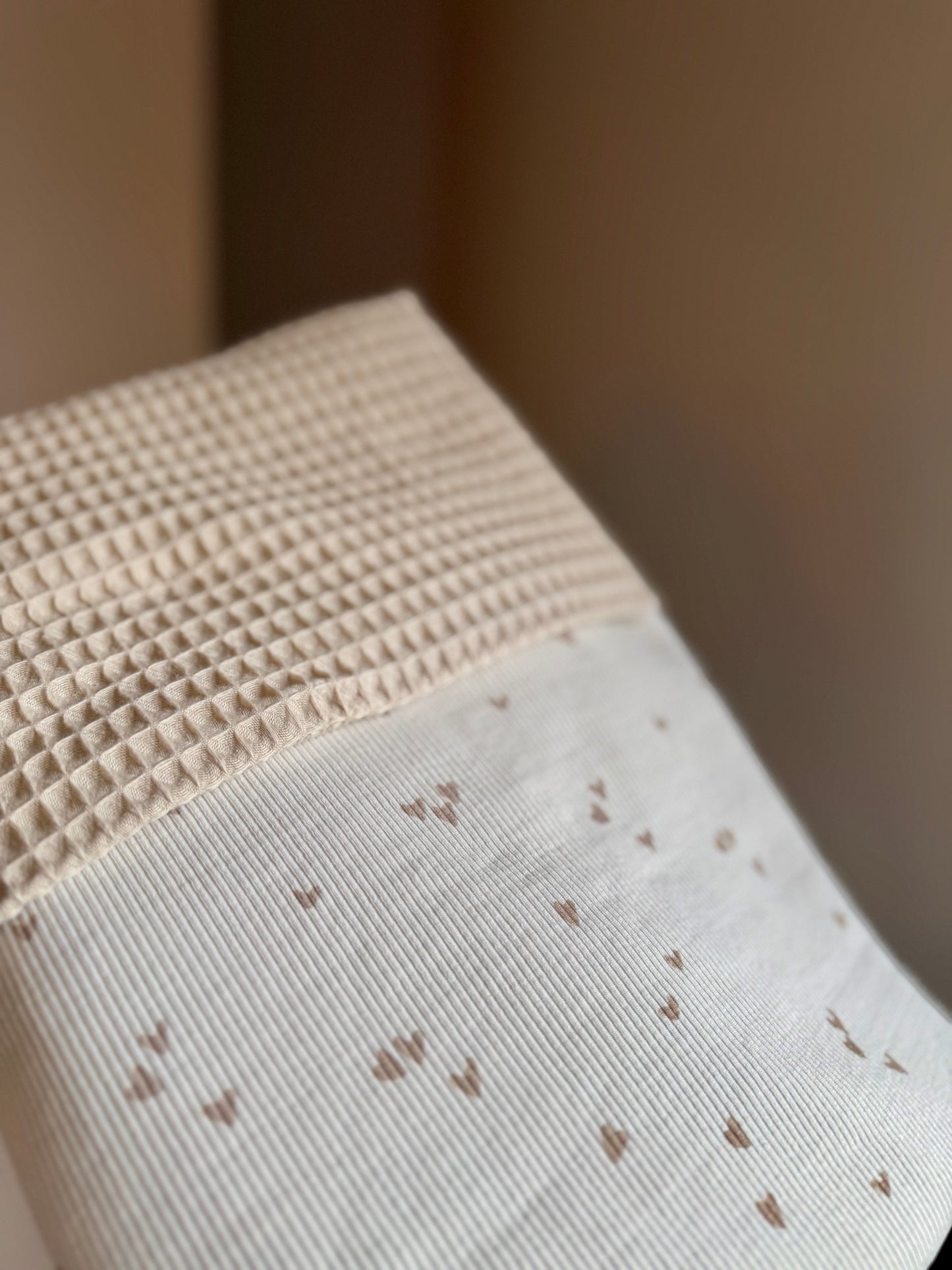 Deken beige hartjes